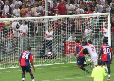 <b>IL GOL</b> Marco Carparelli accorcia le distanze La partita terminer&agrave; 2-1 per il Genoa e con leliminazione del Grosseto dalla Tim Cup 