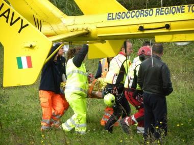 Daniele Bruttini viene portato verso lelisoccorso 