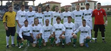 <b>IL GRUPPO. </b>La squadra al completo che nel turno di domenica scorsa ha sconfitto per 3-1 il Certaldo 