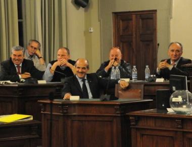 Gli esponenti del centrodestra durante lultimo consiglio comunale (Vip)       