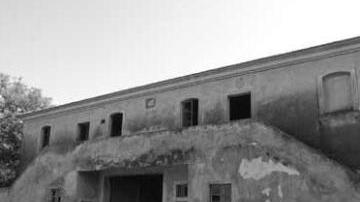 Uno dei poderi della tenuta prima che cominciasse l’intervento