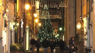 Luci natalizie in centro lo scorso anno