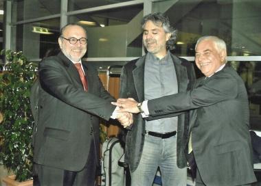 Andrea Bocelli con il prof. Ubaldo Bonuccelli e Gianfranco Antognoli 
