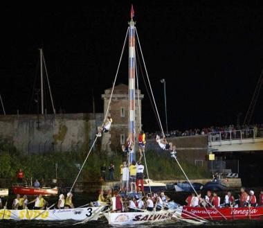 Lultima edizione del Palio dellAntenna, vinta dallOvo Sodo 