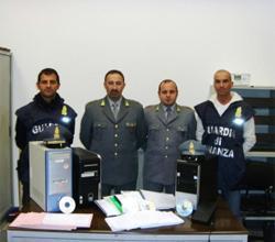 Blitz della Finanza, sequestrati libri fotocopiati