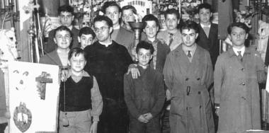 1953, chiesa di S.Andrea ecco la foto ricordo