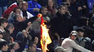 La bandiera bruciata a Sofia