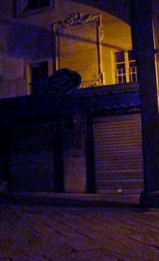 La saracinesca abbassata per lutto 