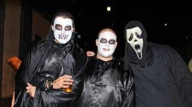 In maschera per Halloween