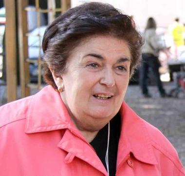 La senatrice Manuela Granaiola; a lato, la sede dellAuser in pineta presa di mira mercoled&igrave;  