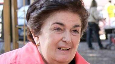 La senatrice Manuela Granaiola; a lato, la sede dell’Auser in pineta presa di mira mercoledì