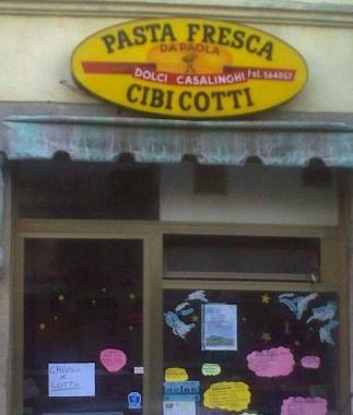 <b>CHIUSO PER LUTTO </b>Il negozio della moglie delloperaio deceduto alla cava 