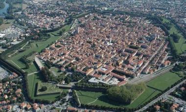 Una veduta dall’alto dell’anello urbano delle Mura