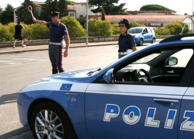 Controlli della Polizia stradale di Cecina e il comandante del distaccamento Salvatore Ripa 