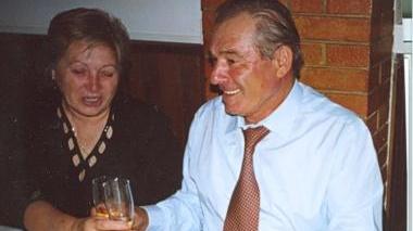 <b>NOZZE D’ORO.</b> Giuseppe e Elide Rosati brindano