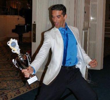 Il giovane insegnante di danza Samuele Pacchini