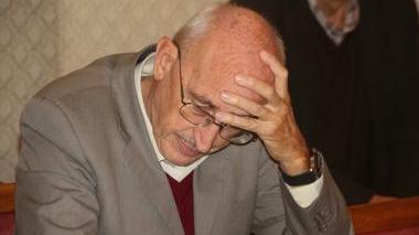 La preoccupazione sul volto di Cantù durante la conferenza