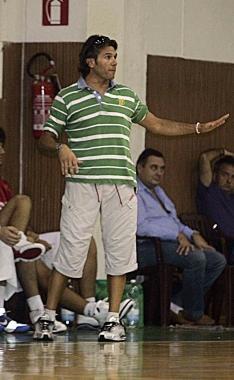 Santi, coach della Cestistica 