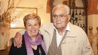 52 ANNI INSIEME Oggi Dino Donati e Milena Puccinelli di Bientina festeggiano 52 anni di matrimonio. ...