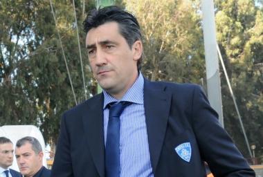 Il tecnico azzurro Alfredo Aglietti al Granillo 