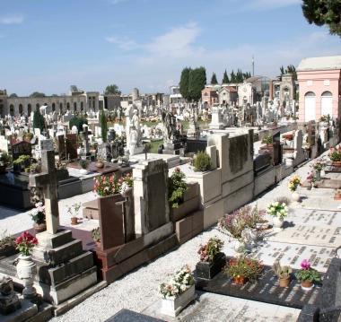 Uno scorcio del cimitero di Pietrasanta 