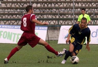 Giovinco evita lintervento di un avversario 