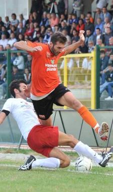 <b>GOL CERCASI.</b> Dopo una domenica allasciutto il re dei bomber Stefanelli vuole tornare a ruggire 