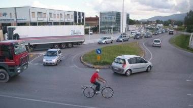 La zona dove viene realizzata la rotonda (Vip)