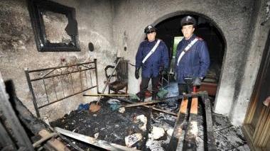 La camera da letto è andata completamente a fuoco nella notte nella casa di San Pietro a Palazzi