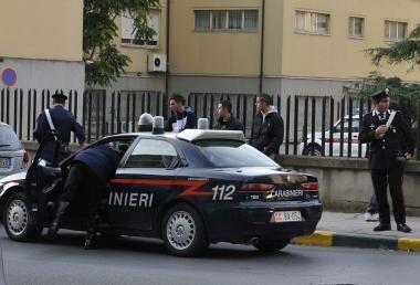 <b>FERMATI.</b> I ragazzi controllati dai carabinieri in via Zanardelli 