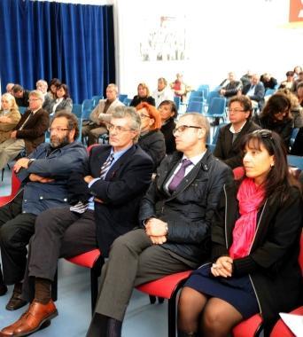 La sala dellauditorium del museo Piaggio che ha accolto la decima edizione della conferenza dei servizi dellazienda sanitaria locale pisana: &egrave; stato tracciato il bilancio del percorso oncologico del Lotti 