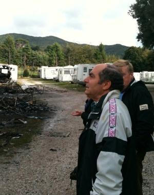 Rossano Poggi ieri mattina nellarea dove &egrave; bruciato il suo camper 