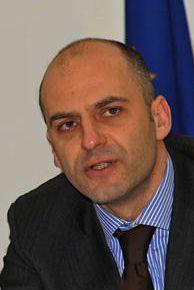 <b>CRITICHE AL PRESIDENTE.</b> Stefano Mugnai (pdl) ed Enrico Rossi 