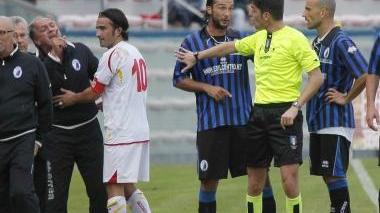 <b>MARETTA. </b>Polemiche nel finale del primo tempo fra la panchina pisana e il Bevenento