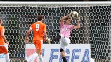 <b>SQUALIFICATO. </b>Sopra, Cristian Longobardi ammonito a Gela con la Ternana non ci sarà