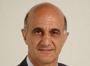 Calcio, aerei, politica e ora il mare