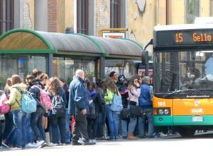Via ai nuovi orari degli autobus