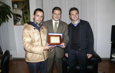 Targa della Vab al viceprefetto Manzo
