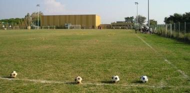 Un campo in erba sintetica al Lillatro