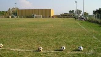 Un campo in erba sintetica al Lillatro