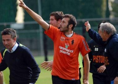 <b>RICOMINCIAMO.</b> La grinta di Stefanelli: 7 gol 