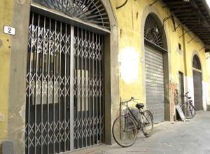 Negozi, prezzi fermi e fondi chiusi