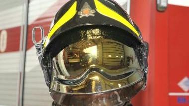 Immagini di una giornata tipo; l’allenamento in palestra, il pranzo cucinato a turno e consumato in sala mensa, una lezione teorica
