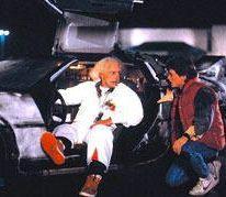 <b>DELORIAN </b>Michael J. Fox con Emmet Brown a bordo della macchina del futuro 