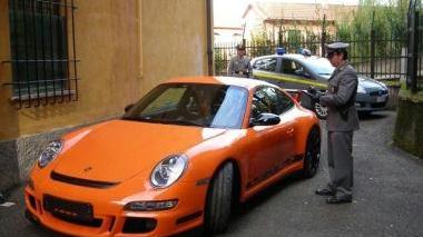 La Porsche sequestrata dalla Finanza