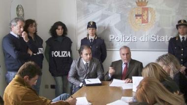 La conferenza stampa sullOperazione Ersilia tenuta in questura e forze dellordine in un precedente intervento al campo rom di Coltano 