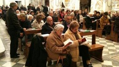 Un momento della celebrazione nella chiesa del Carmine