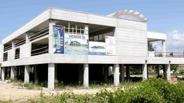 <b>PORTONE.</b> Capannoni vuoti per il vincolo legato al lapideo
