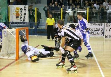 <b>LA VENDETTA DELLEX.</b> Davide Motaran fulmina Oviedo a 12 secondi dalla sirena: &egrave; il gol del 5-5 che tiene accese le speranze del Cgc 