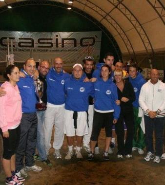<b>PREMIAZIONE.</b> Il gruppo a fine gare 